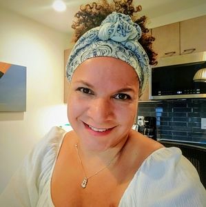 Meet your Posher, Cynthia